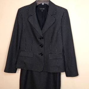 Black Label by Evan-Picone Pindot Suit